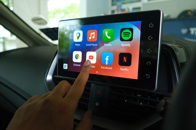 in-car-apps-connected-services